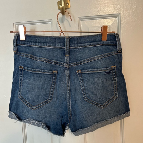 SOLD Hollister Size 5 High Rise Shorts - Picture 2 of 3